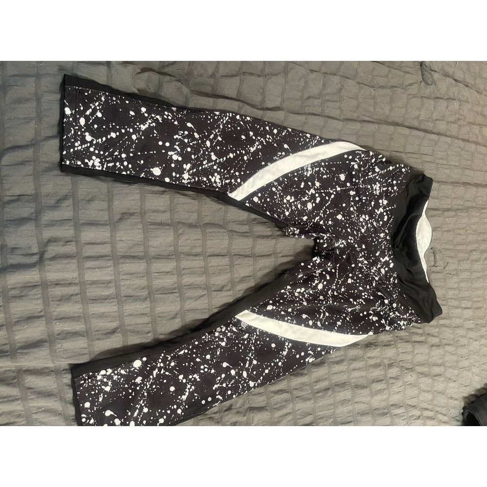 Womens Danskin Now  Capri Leggings Black White Large Workout Yoga Small